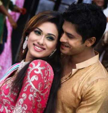 একসঙ্গে নীলয়-ববি